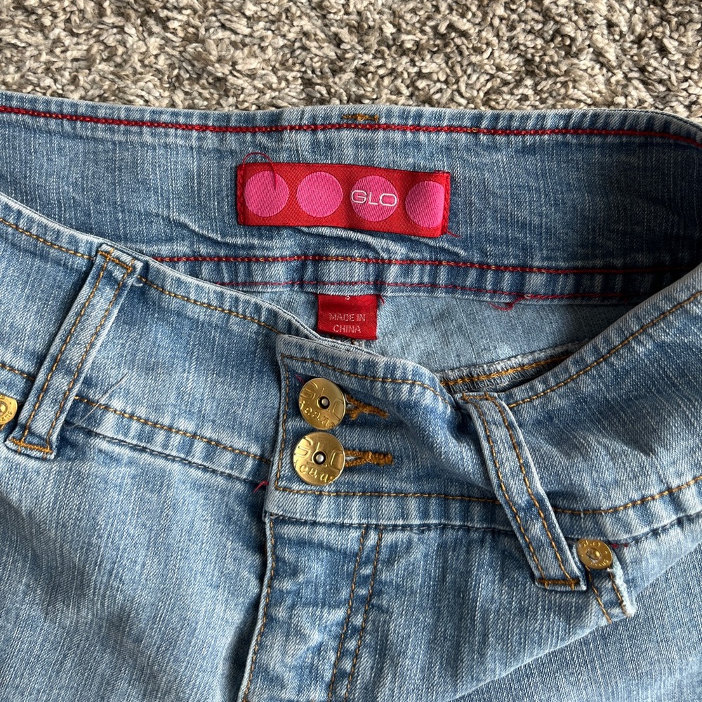 Glo Y2K Medium Wash Denim Shorts Size 3 - Picture 2 of 3